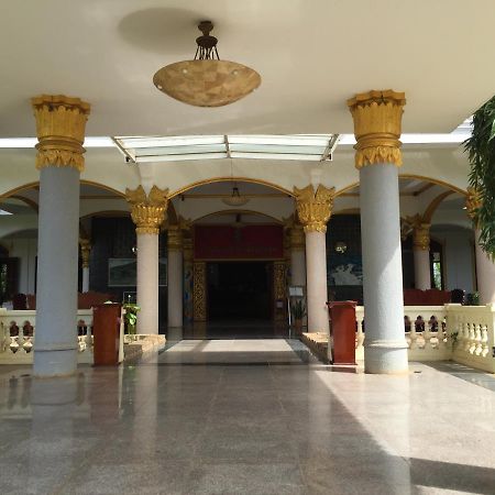 Champasak Palace Hotel Pakse Exterior foto